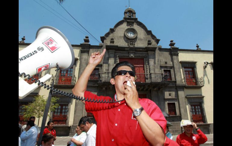 Aprueban aumento salarial de 500 pesos a trabajadores del Sindicato de Zapopan.  /