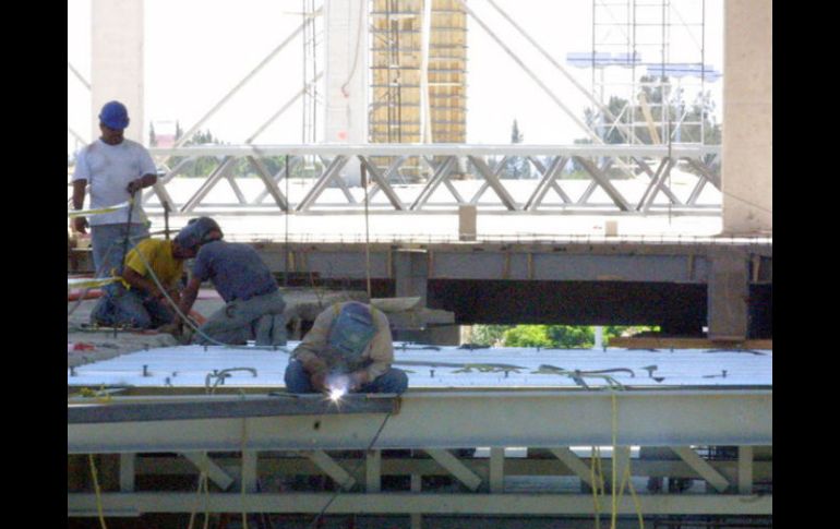 En el arranque del programa prevén capacitar a 500 trabajadores, esto permitirá que concluyan primaria y secundaria. ARCHIVO  /