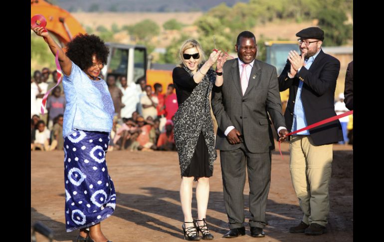 Madonna adoptó dos niños de Malawi, David y Mercy, que ahora tienen seis años. AP  /