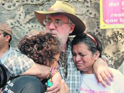 Javier Sicilia conmemoró el primer aniversario de la muerte de su hijo en la plancha de la Plaza de Armas de Cuernavaca, Morelos. EFE  /