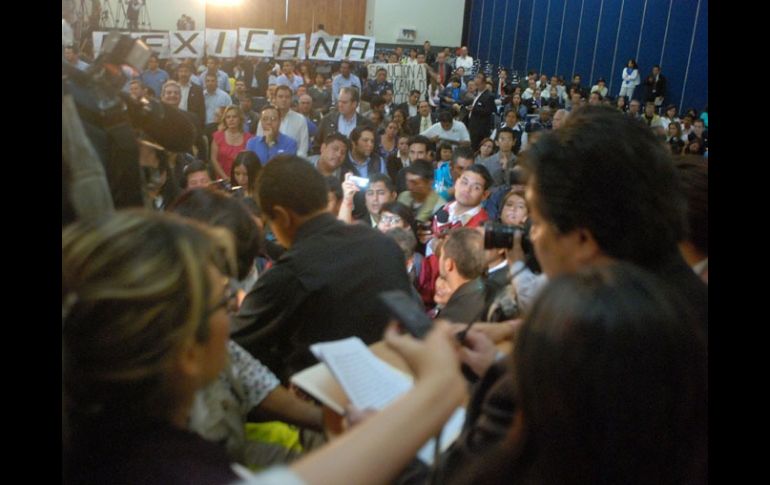 Presuntos trabajadores de la Compañía Mexicana de Aviación impidieron el acto de campaña de Vázquez Mota. NOTIMEX  /