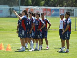 Los jugadores del Guadalajara durante el entrenamiento.  /