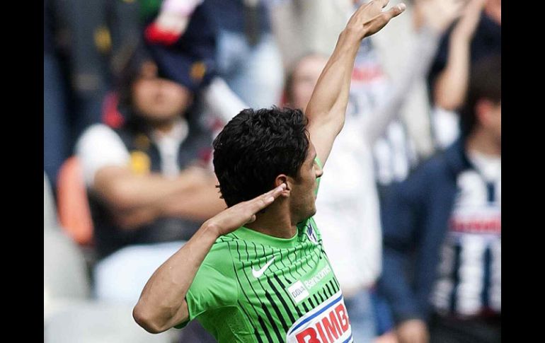 Ángel Reyna celebro el gol de la victoria al estilo del 'Cuau'. MEXSPORT  /