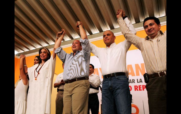 Durante la rueda de prensa que convocó Alfaro Ramírez para presentar a los candidatos por los municipios mencionados de la ZMG.  /