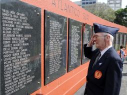 Hoy se rindió homenaje a los militares caídos durante la Guerra de las Malvinas. AFP  /