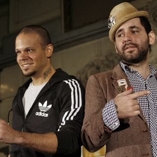 Calle 13 promociona su nuevo sencillo ''La vuelta al mundo''