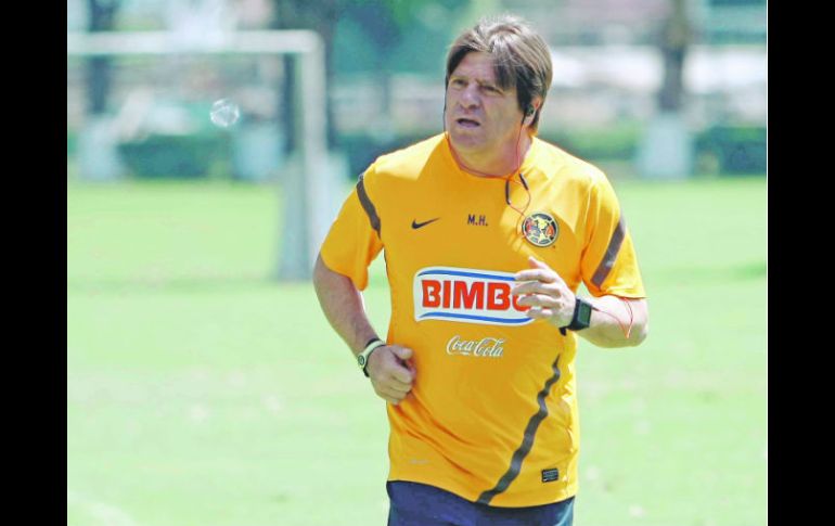 El técnico americanista, Miguel Herrara, vivirá su primer Clásico Nacional. MEXSPORT  /