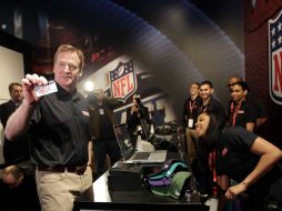 El comisionado de la NFL, Roger Goodell, participó de la ceremonia. AP  /