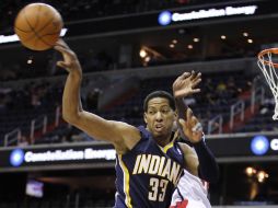 Danny Granger (33) actúa con el balón durante el encuentro contra los Wizzards de Washington. AP  /