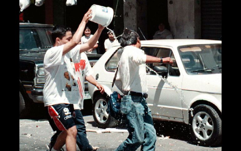 Los ciudadanos podrán reportar a las autoridades los lugares donde se desperdicie agua. ARCHIVO  /