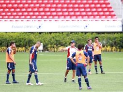 Entrenamiento de las Chivas en el Omnilife. ARCHIVO  /