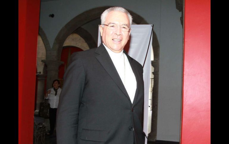 El cardenal Robles Ortega durante un recorrido por el Museo de Arte Sacro de la Catedral Tapatía. ARCHIVO  /