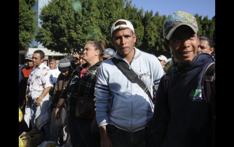 En la unidad viajaban 13 personas de Honduras y Guatemala sin documentación legal migratoria. ARCHIVO  /