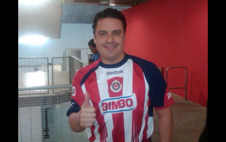 Aristóteles Sandoval candidato a la gubernatura de Jalisco por el PRI, asiste al Omnilife en apoyo de Chivas.  /