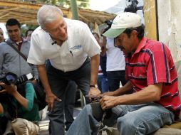 Fernando Guzmán visitó taller de bolsas de aire para autos 'Airbags Lico' en Guadalajara, como parte de sus actividades de campaña.  /