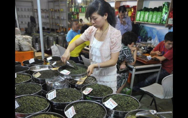 China es el mayor productor de té en el mundo, con más de 80 millones de campesinos dedicados al sector. ARCHIVO  /