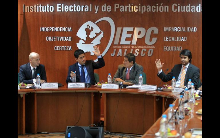 Después de hora y media de discusión, en sesión del IEPC se acordaron las dos fechas para los debates.  /