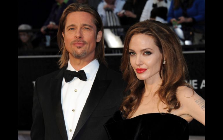 Brad Pitt y Angelina Jolie a su llegada a los premios Oscar 2012. EFE  /