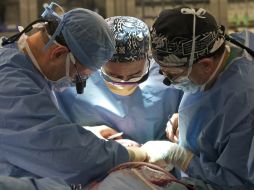 Dos tercios de mujeres operadas por cáncer, se someterá al menos a un procedimiento invasivo después de la cirugía. ARCHIVO  /