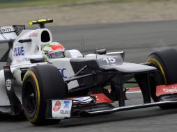 El Sauber de Sergio Pérez durante las pruebas libres en Shanghai. EFE  /