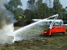 El MVF-5 es el robot creado por la compañía Dok-ing, capaz de atender incendios complicados. EFE  /