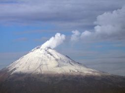 La imagen muestra el flanco norte del volcán incluyendo el glaciar. ESPECIAL  /