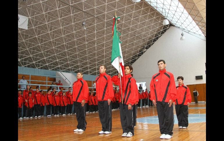 Los atletas paralimpicos mexicanos durante el abanderamiento II juegos Centroamericanos y del Caribe de Olimpiadas Especiales. MEXSPORT  /