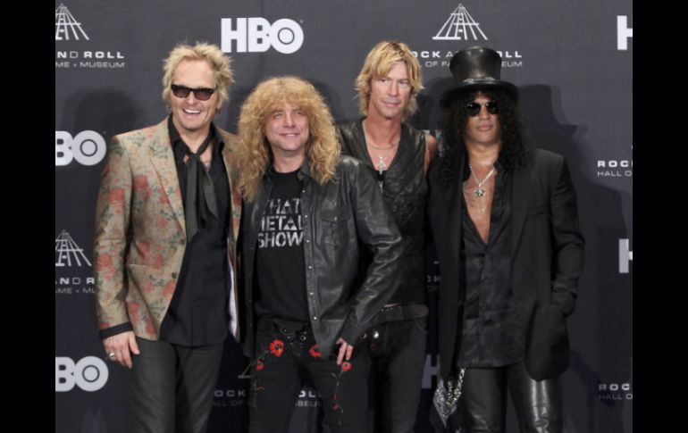 Matt Sorum, Steven Adler, Duff McKagan y Slash, integrantes de la banda de rock Guns N' Roses. REUTERS  /