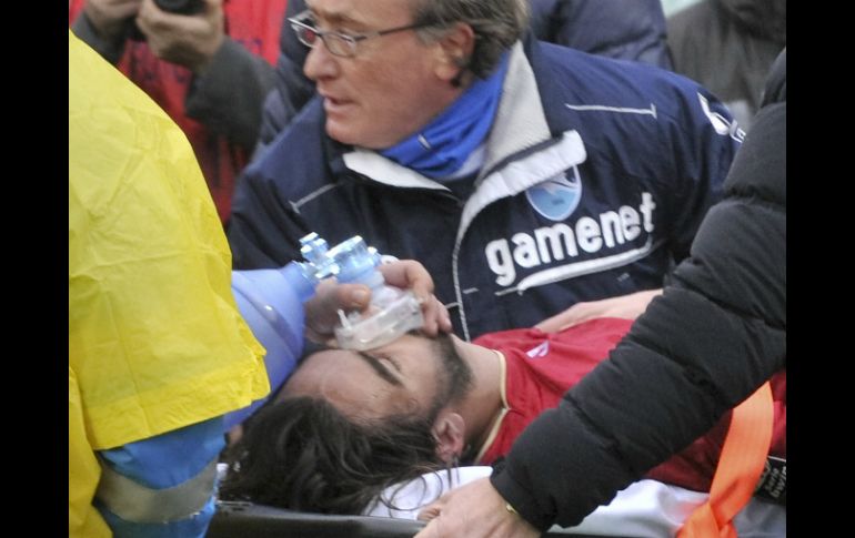 El centrocampista falleció el pasado sábado tras desplomarse durante un partido de la Segunda División italiana. AP  /