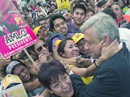 López Obrador tuvo su primer encuentro con la Ciudad de México desde que es candidato presidencial. AFP  /