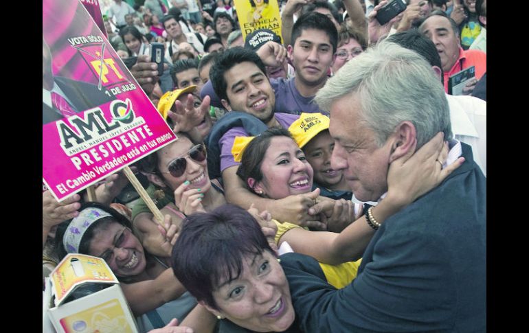 López Obrador tuvo su primer encuentro con la Ciudad de México desde que es candidato presidencial. AFP  /