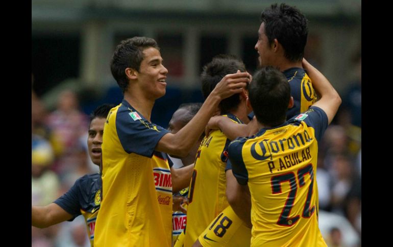 El plantel de jugadores partió en autobús hacia Sumiya esta mañana. MEXSPORT  /