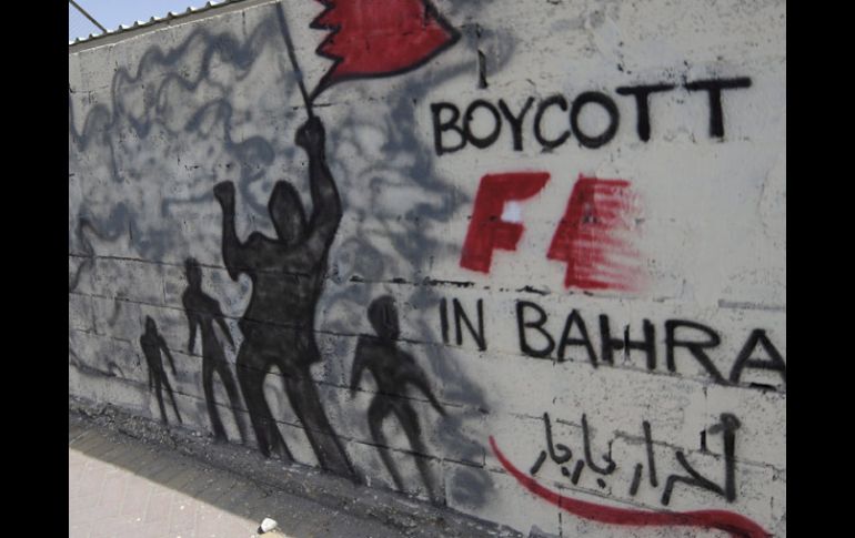 Las pintas en Bahrein en contra de la carrera han sido muy usadas por los manifestantes. AFP  /