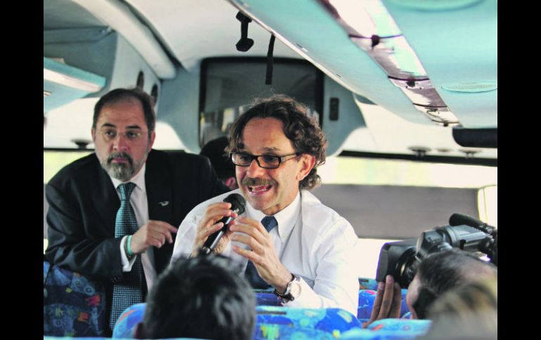 Gabriel Quadri de platicó con la prensa rumbó a la Conferencia con el Episcopado Mexicano. NTX  /