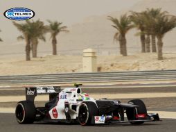 La carrera de Bahrein se disputa en el circuito de Sakhir, en medio del desierto. EFE  /