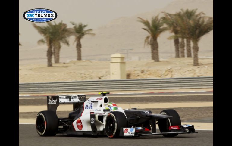 La carrera de Bahrein se disputa en el circuito de Sakhir, en medio del desierto. EFE  /