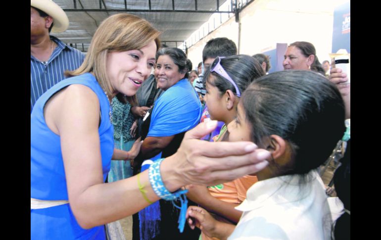 Josefina Vázquez Mota prefirió la cercanía en su visita a Ciudad Obregón. EL UNIVERSAL  /