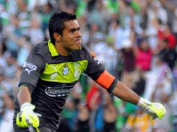 Oswaldo Sánchez y Santos Laguna buscarán quedarse con el primer lugar de la clasificación general. AFP  /