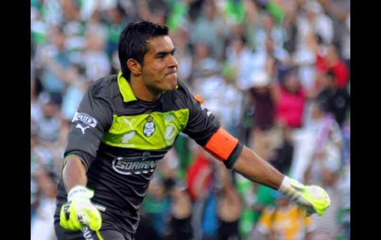 Oswaldo Sánchez y Santos Laguna buscarán quedarse con el primer lugar de la clasificación general. AFP  /