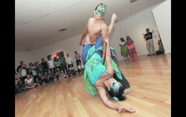 ''Rostros del silencio'', coreografía que cerró el primer día de actividades, en el Museo Raúl Anguiano.  /