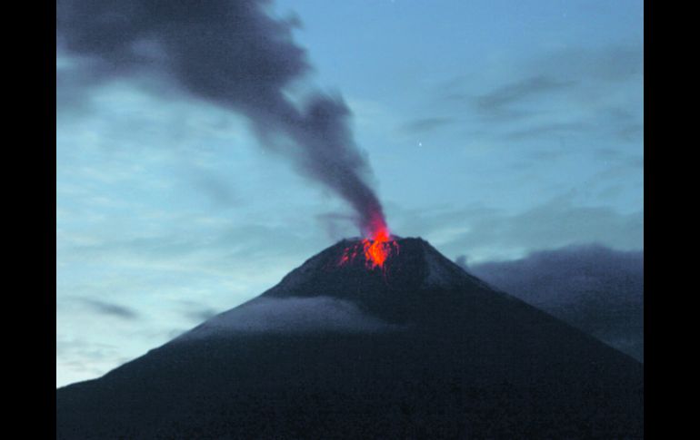 Científicos se mantienen alertas por si llegara a incrementarse la actividad del volcán. ESPECIAL  /