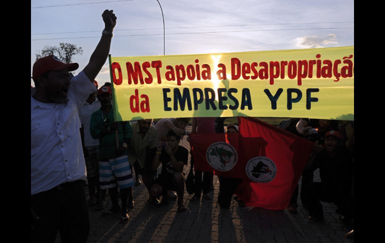 Activistas brasileños se manifiestan para apoyar a Argentina. AFP  /