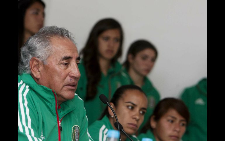 Cuéllar comentó que sus pupilas trabajan fuerte para 'seguir la secuencia de participación en los mundiales'. MEXSPORT  /