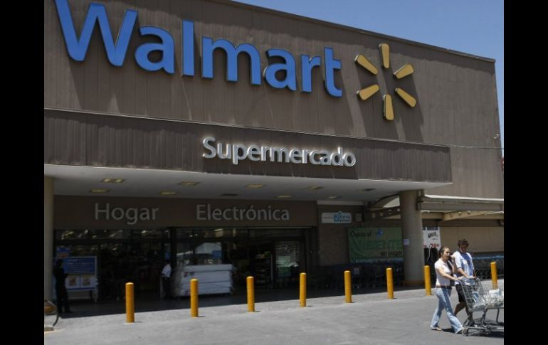 La SE precisó que las atribuciones a la cadena Wal Mart corresponden al ámbito local, ya sea estatal o municipal. EFE  /