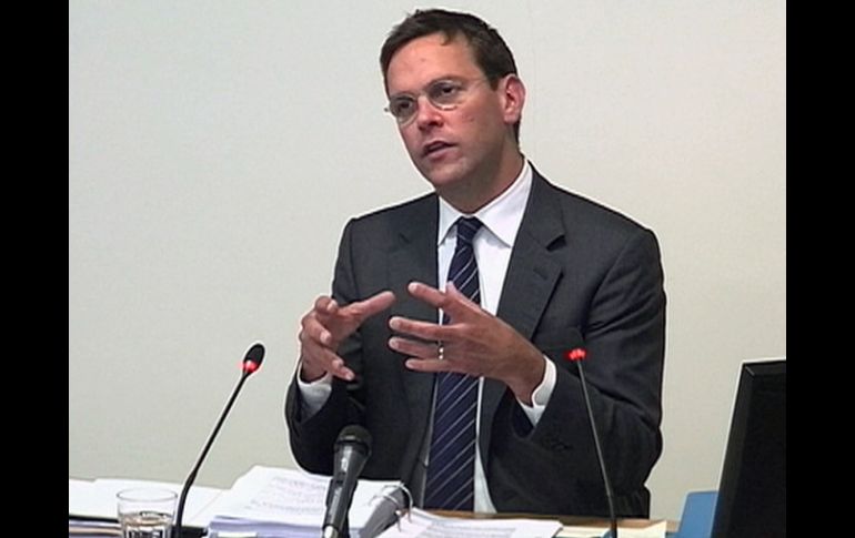 El ex presidente del News International, James Murdoch, rechazó hoy conocer las practicas de espionaje ilegal. REUTERS  /