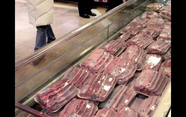 Las exportaciones de carne de Estados Unidos disminuyeron fuertemente el 2004 tras el incidente de vaca loca del 2003. ARCHIVO  /