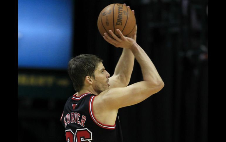 Kyle Korver consiguió 20 puntos y fue el líder del ataque de los Bulls. AP  /