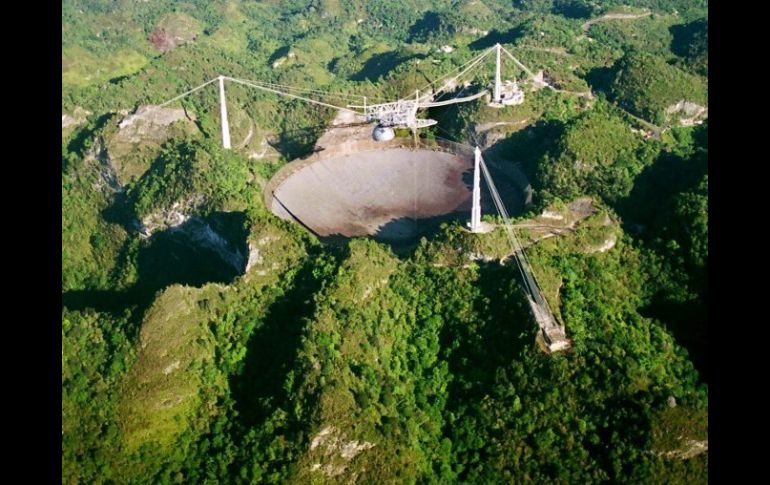 El observatorio de Arecibo, con el telescopio más grande del mundo. ARCHIVO  /