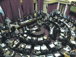 El Senado, presidido por el vicepresidente Amado Boudou, en la votación para permitir la expropiación de YPF. AFP  /