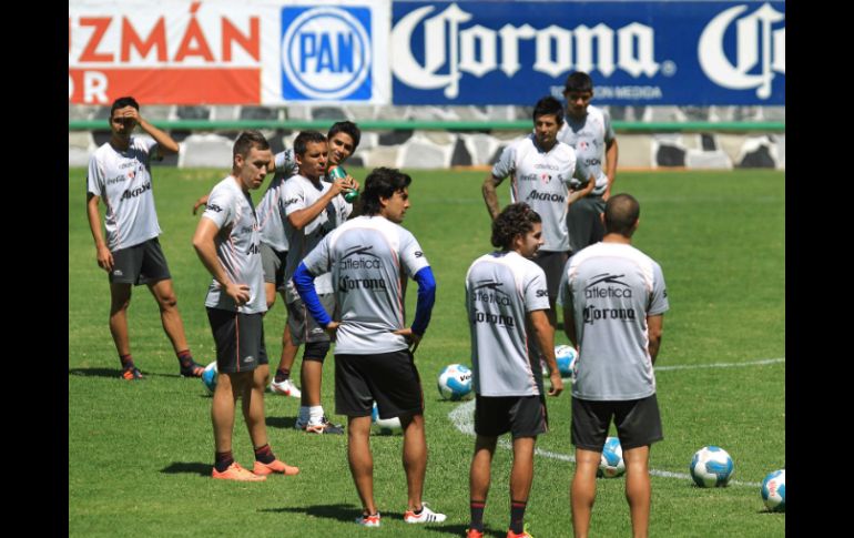 A los jugadores rojinegros se les adeudan en algunos casos hasta tres meses de sueldo.  /